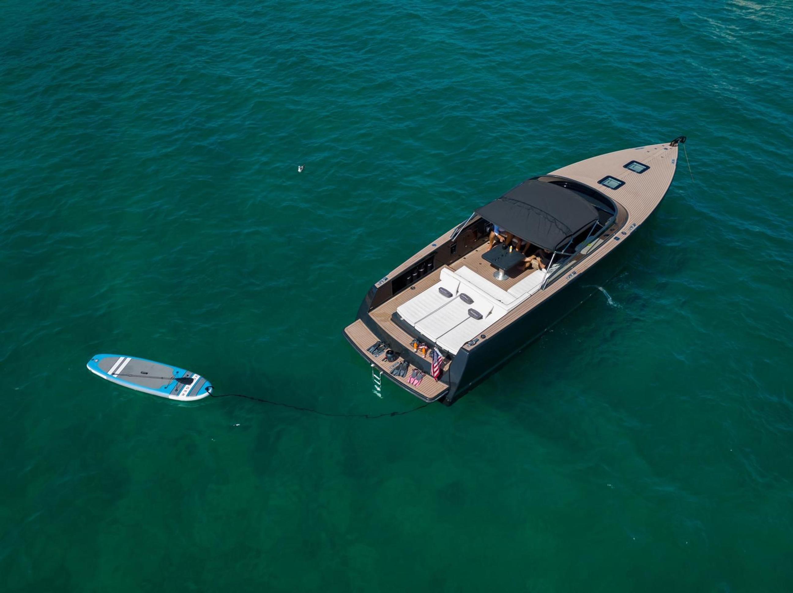 VanDutch 40 Ft for 10 Guests