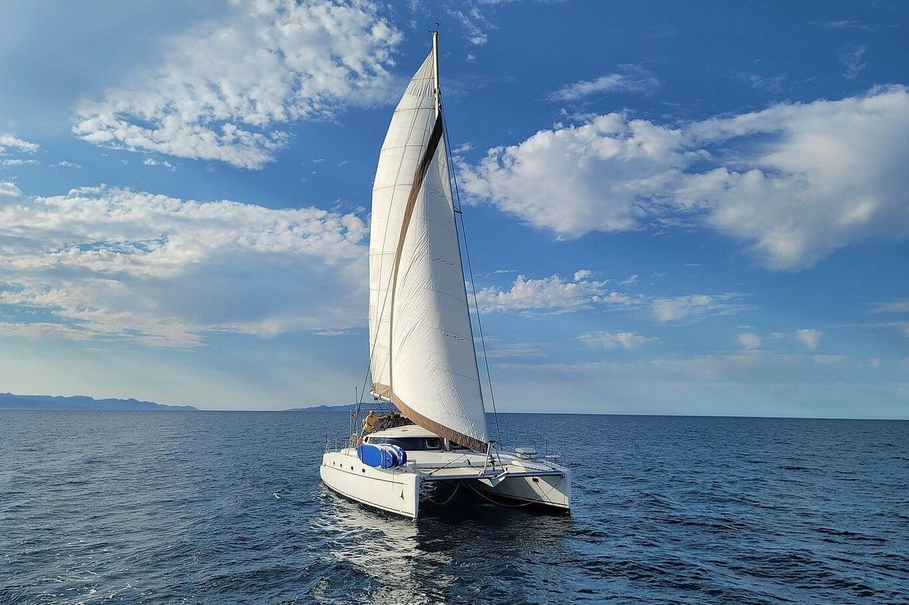 40-Ft Private Lagoon Catamaran Charter