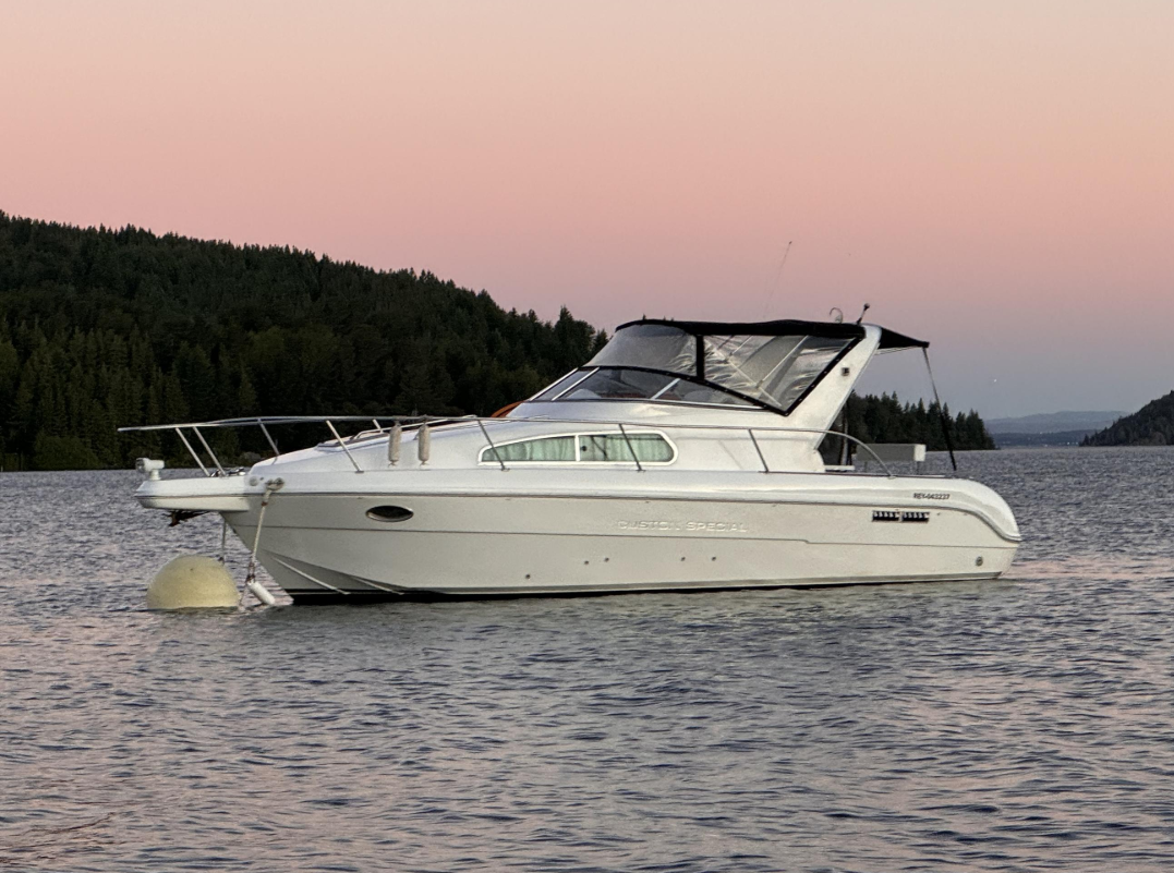 San Carlos de Bariloche Motor Yacht