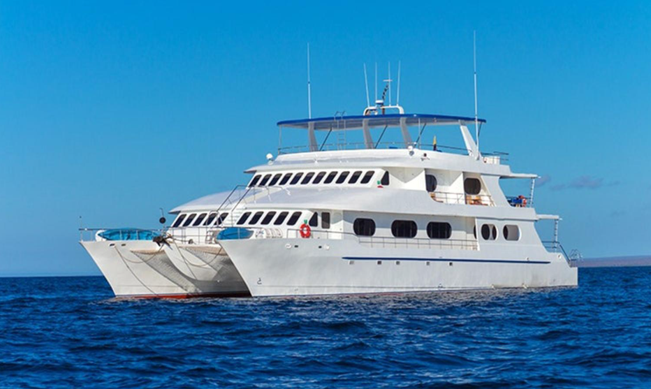 Charter a 104-Ft Tip Top II Power Catamaran in Quito, Ecuador