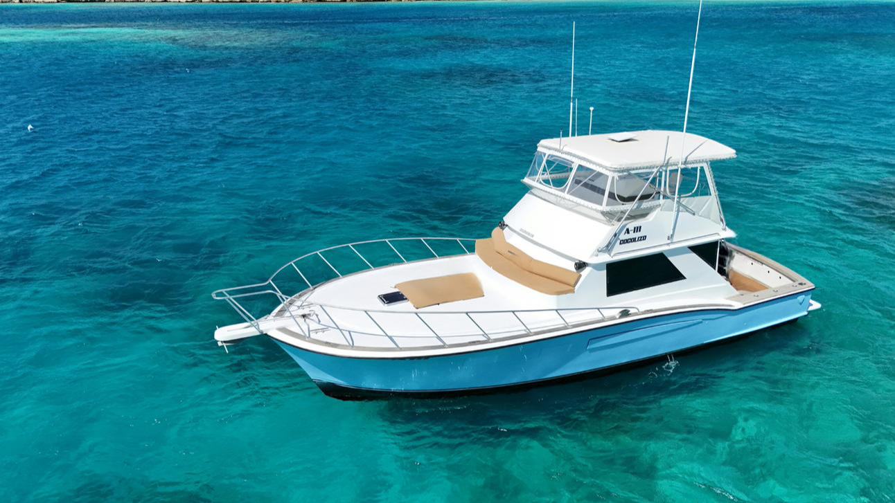 47-Ft Private Luxury Yacht in Aruba