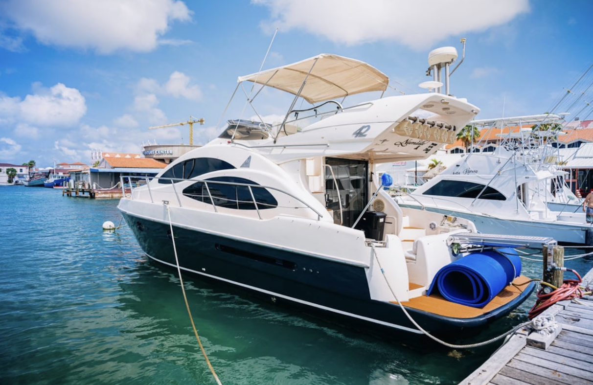 Newly Refitted 44-Ft Azimut Luxury Yacht in Oranjestad, Aruba