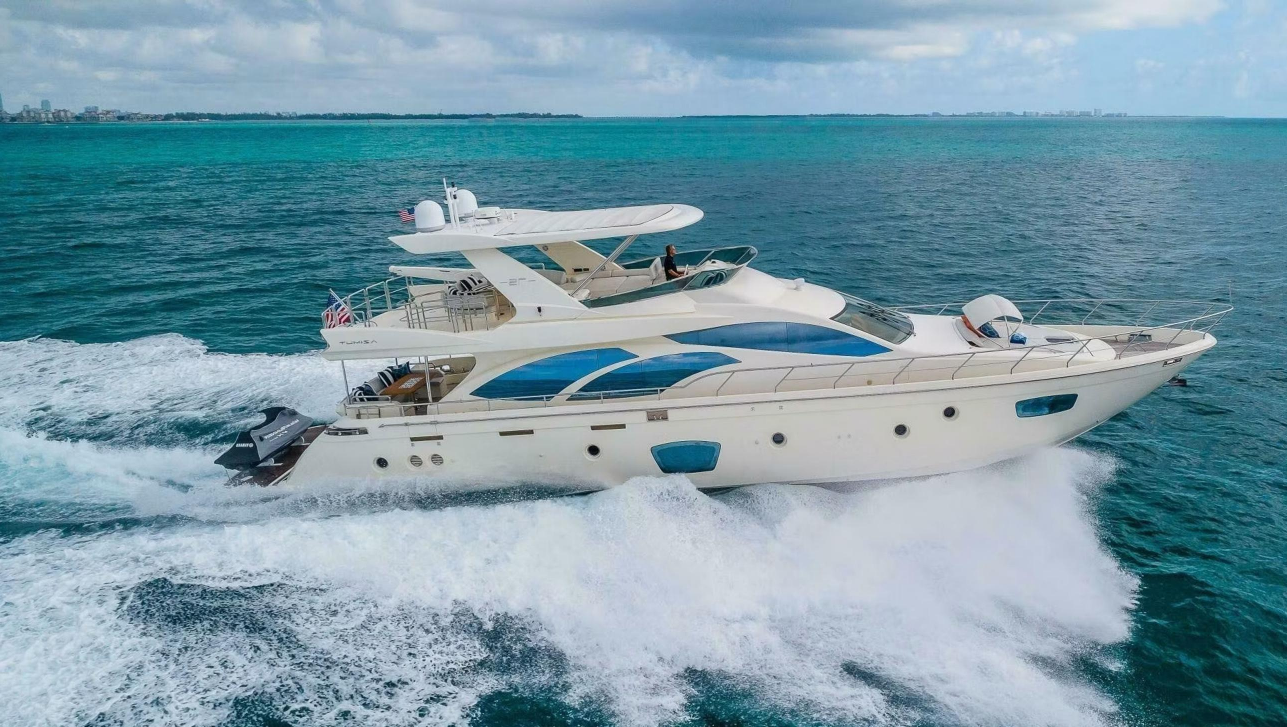 77-Ft Luxury Azimut Yacht with Jet Ski, Seabob & Paddleboards Serving the Bahamas