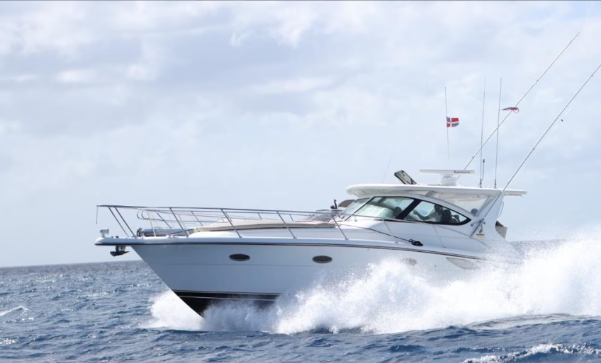 Cruise to Catalina or Saona Island from Casa de Campo Marina | 38-Ft Sundancer Motor Yacht
