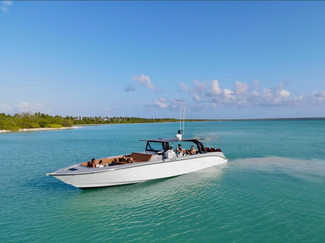 52-Ft Gray Pearl Luxury Yacht for 18 Guests in La Romana