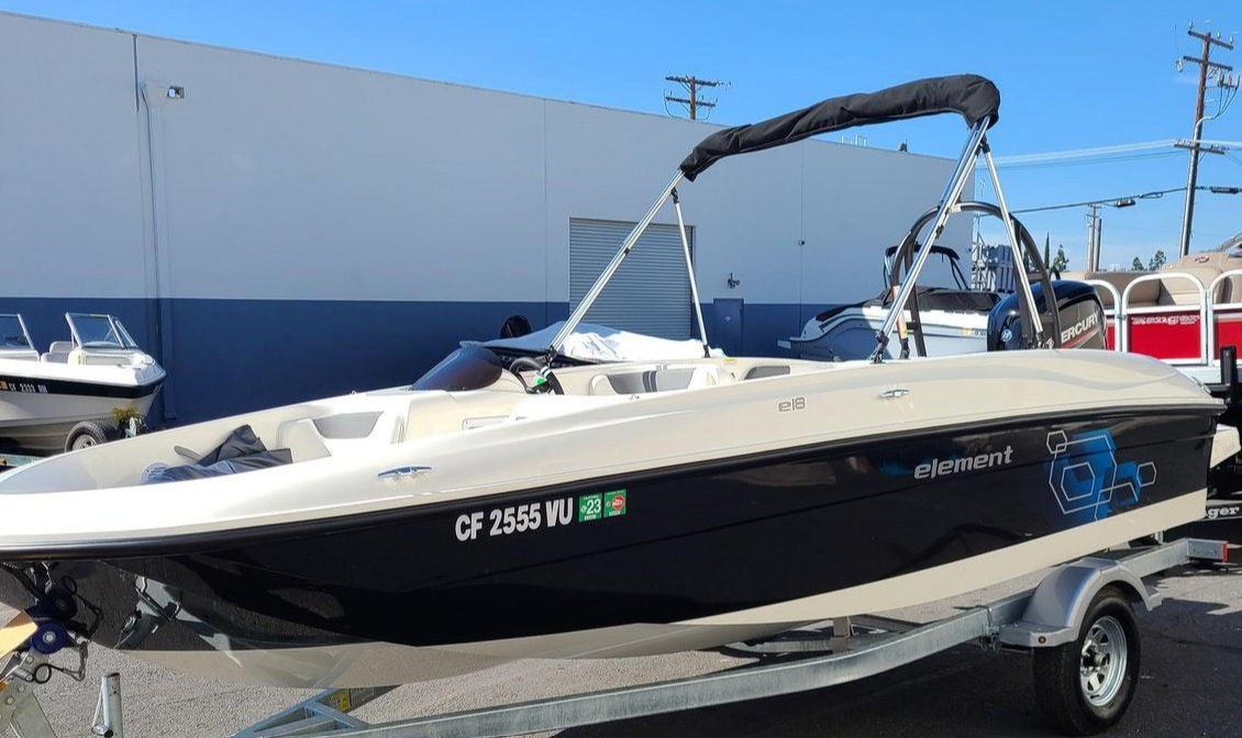2022 18-Ft Bayliner in San Diego Harbor