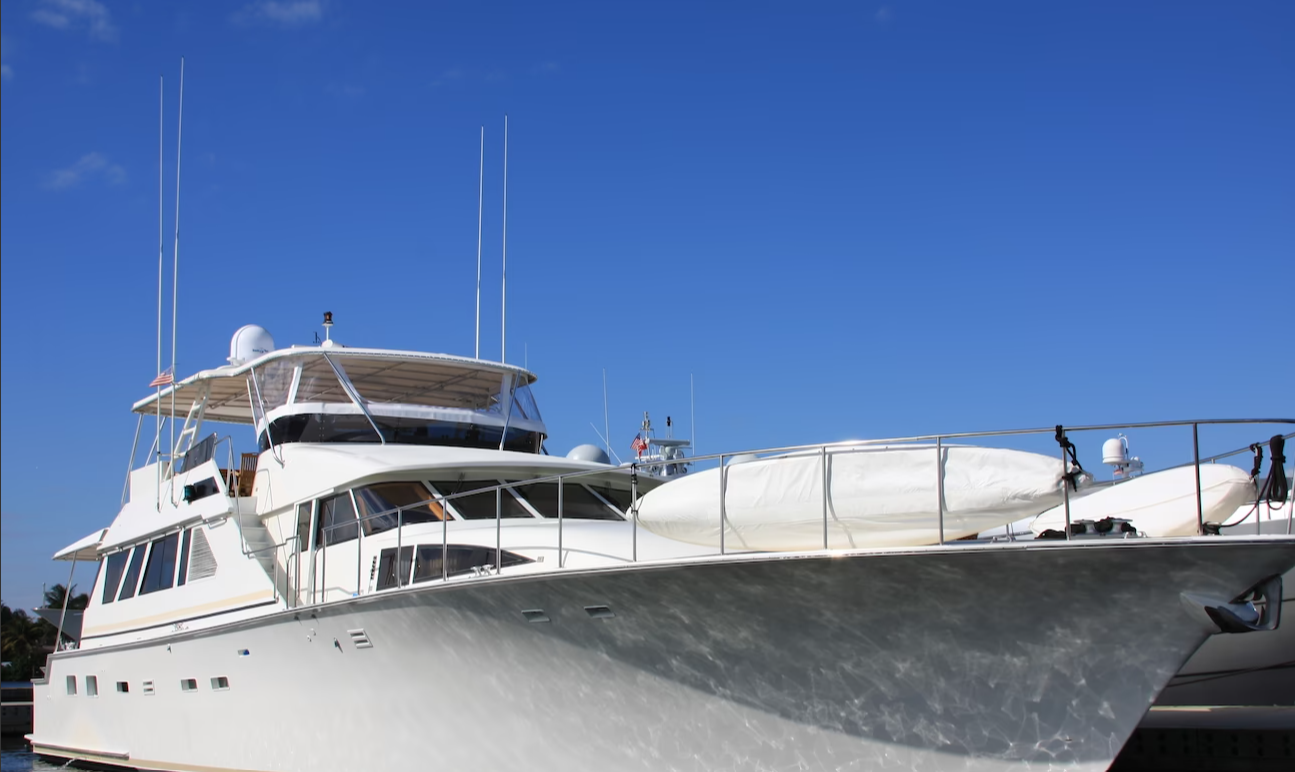 85-Ft Cheoy Lee Flybridge Yacht | Day Trips for 12 Guests or Overnight Stays for 8